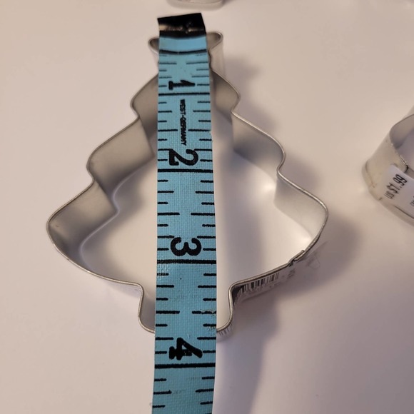 Celebrate It Christmas Tree GM4510 NWT Bundle 4 Cookie Cutters & Cookie Cookbook - Picture 5 of 9